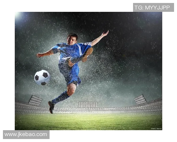 足球前拉技术解析与实战运用提升球员比赛表现的关键因素